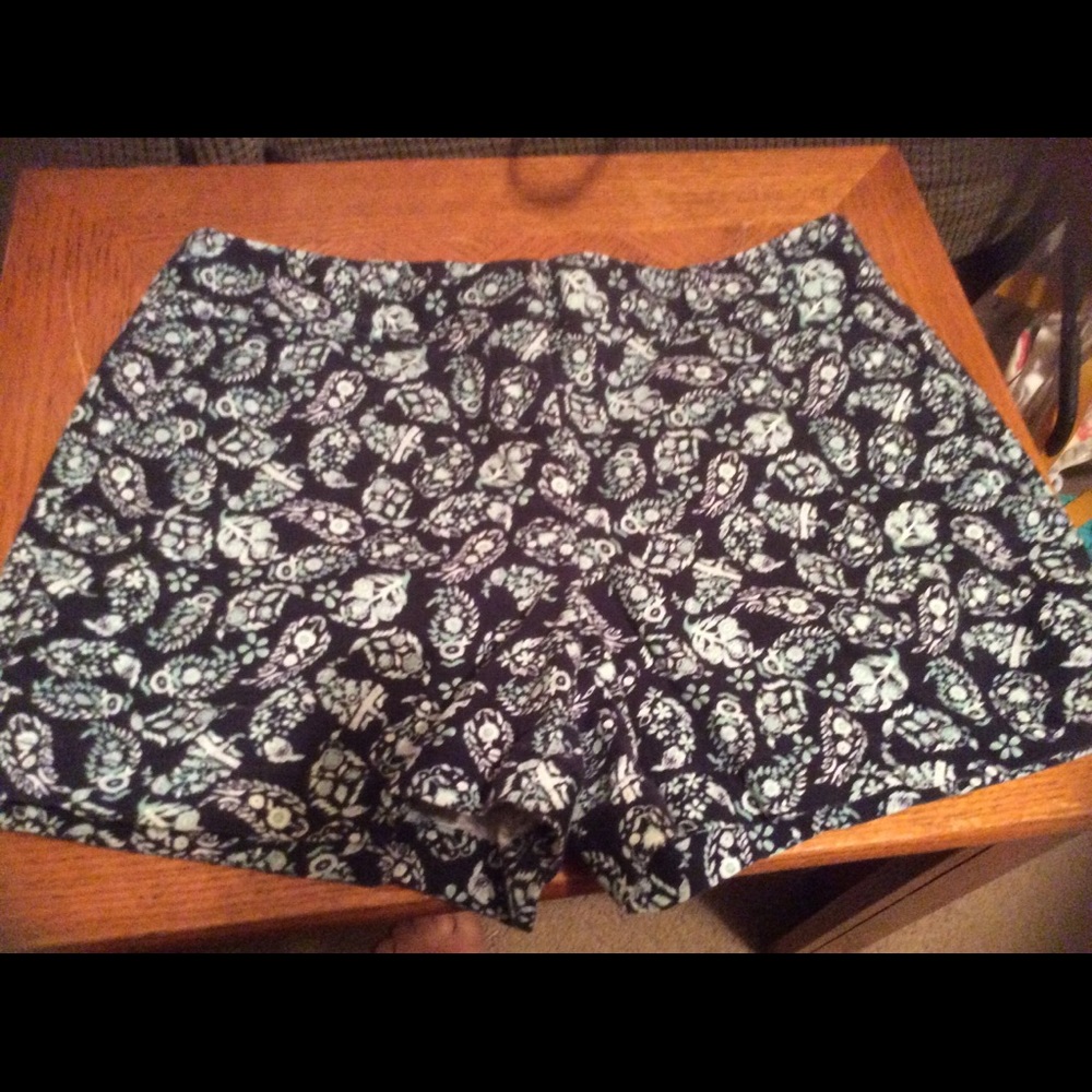 Ladies 30” waist Loft shorts